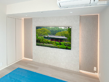 千葉県千葉市のマンションで間接照明付きのフェイクウォールPIXYを設置し、65インチ東芝レグザ(65Z770L)を壁掛け